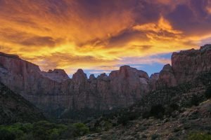 Last Light in Zion canyon